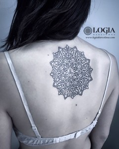 tatuaje-espalda-mandala-Logia-Barcelona-Dasly-03